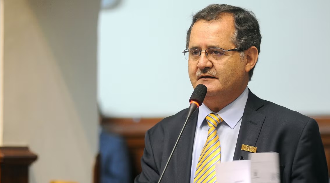 Fuerza Arequipeña: Firme respaldo a la trayectoria del Dr. Marco Falconí al Senado